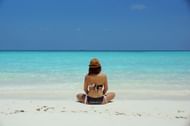 Sunburn raises cancer risk and aging. (Image via Pexels/Wendy Hero)